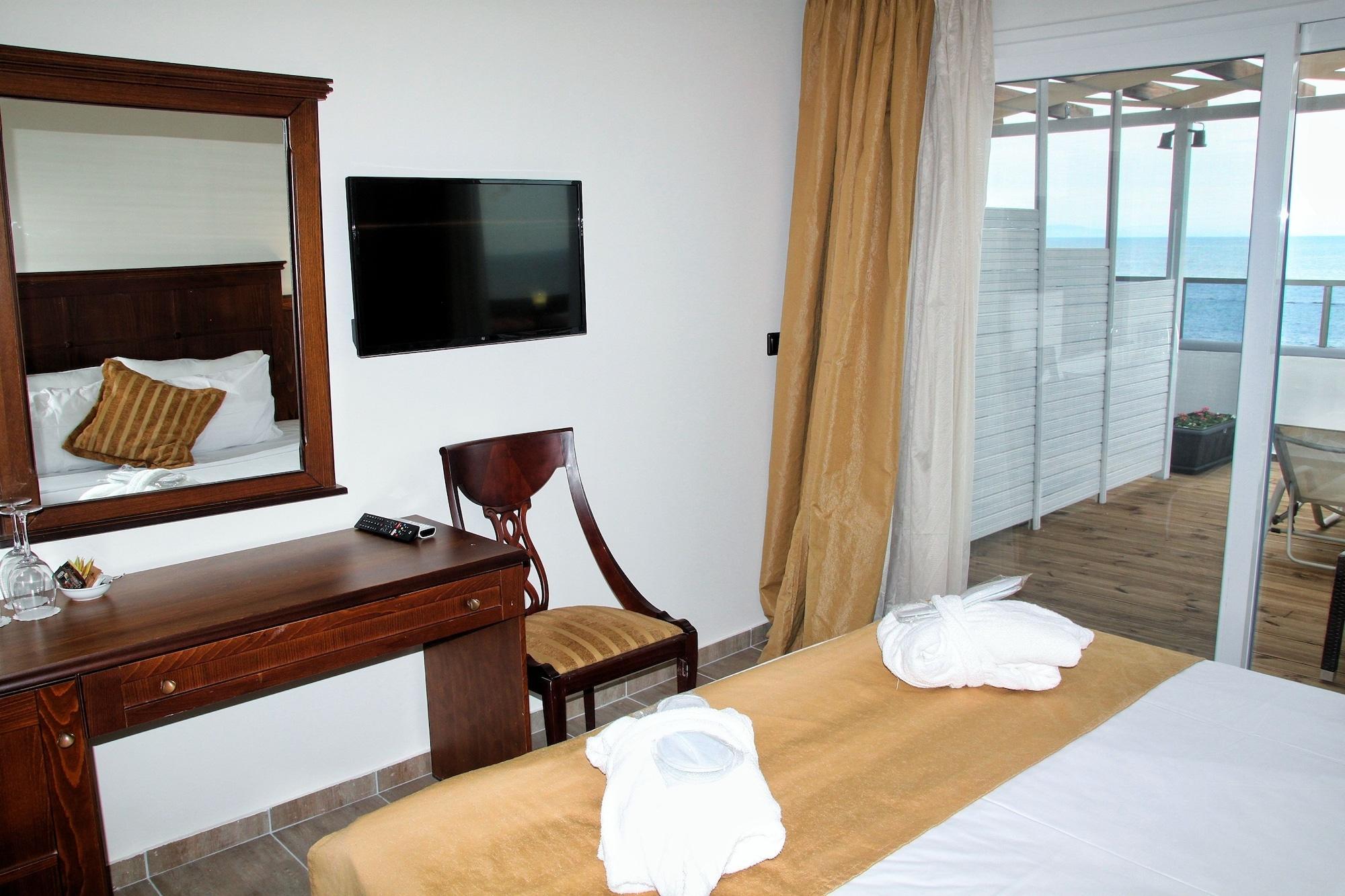 Paralia Beach Boutique Hotel ภายนอก รูปภาพ