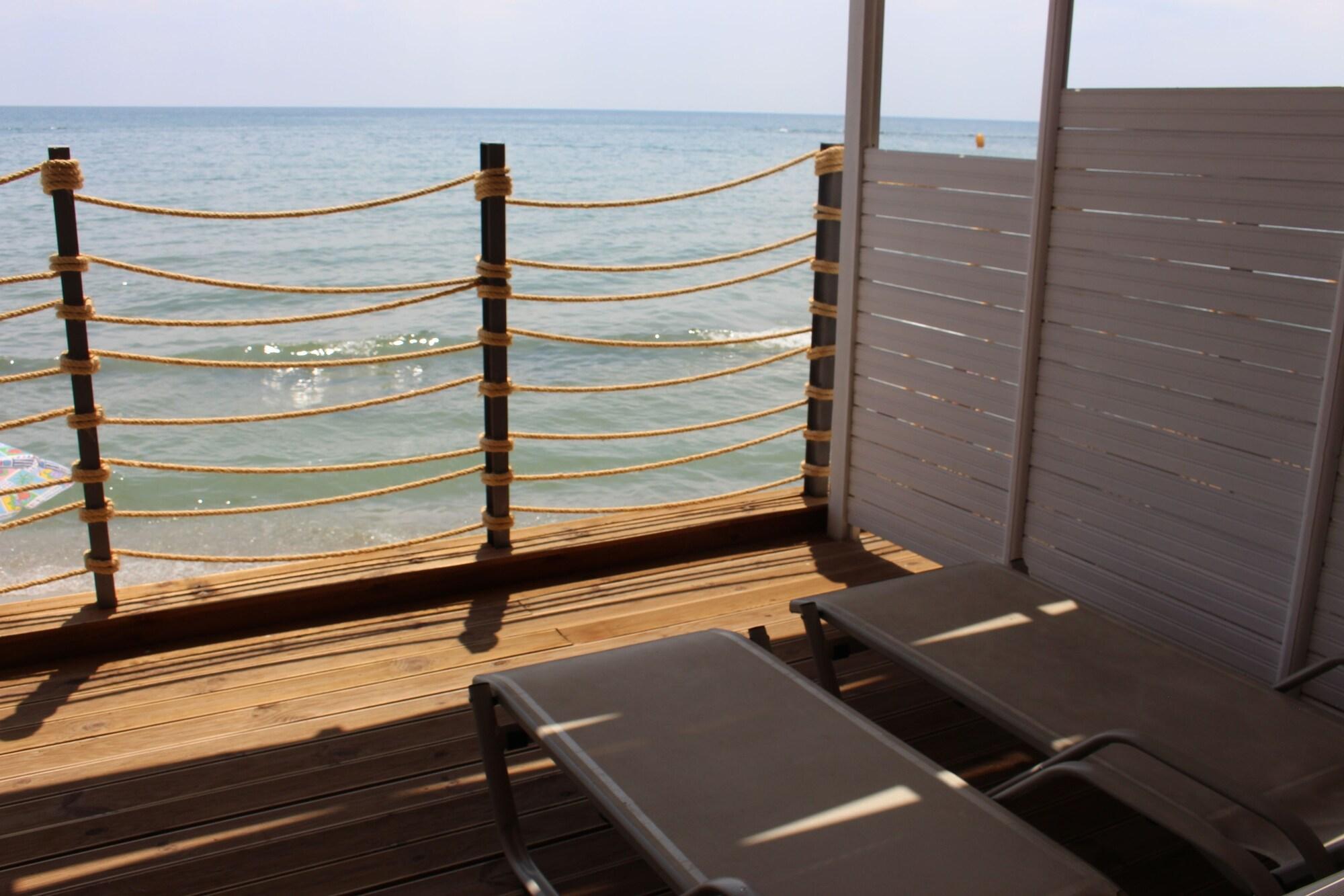Paralia Beach Boutique Hotel ภายนอก รูปภาพ