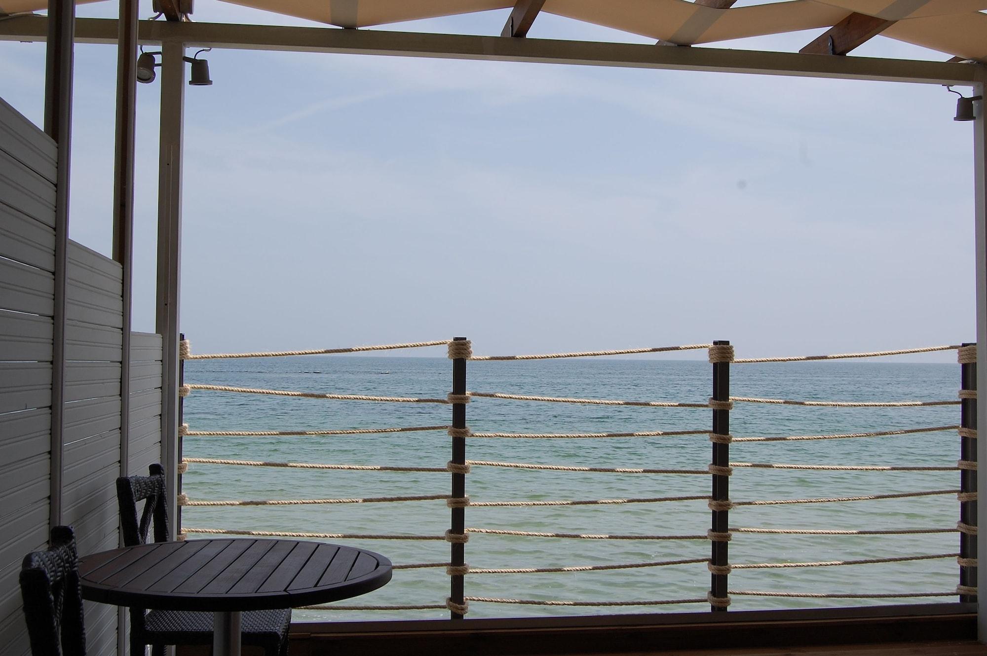 Paralia Beach Boutique Hotel ภายนอก รูปภาพ